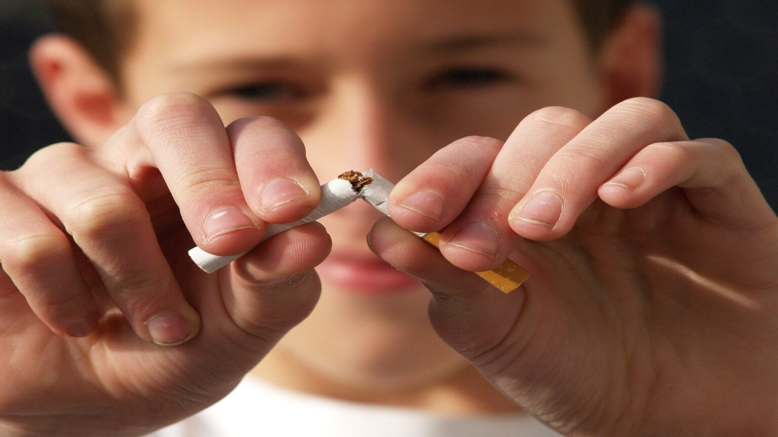 fake-cigarettes-increase-success-rate-for-quitting-smoking-study-finds