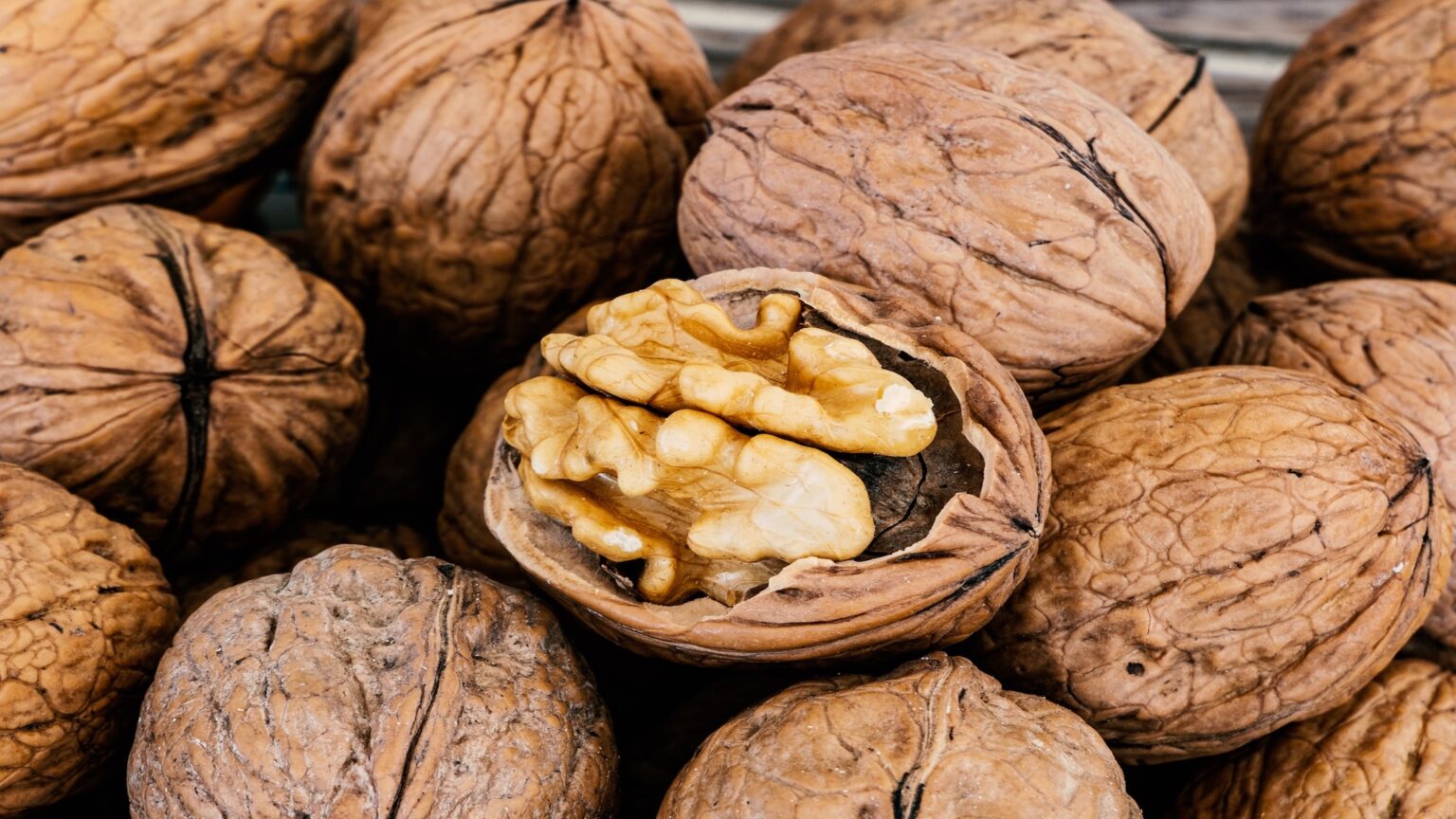 Eating walnuts daily lowered ‘bad’ cholesterol and may reduce